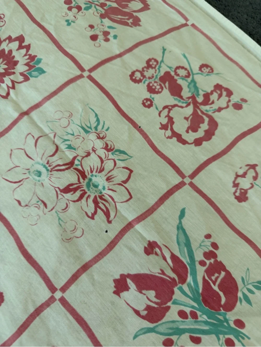 Vintage Floral Embroidered and Printed tablecloth sets-well love